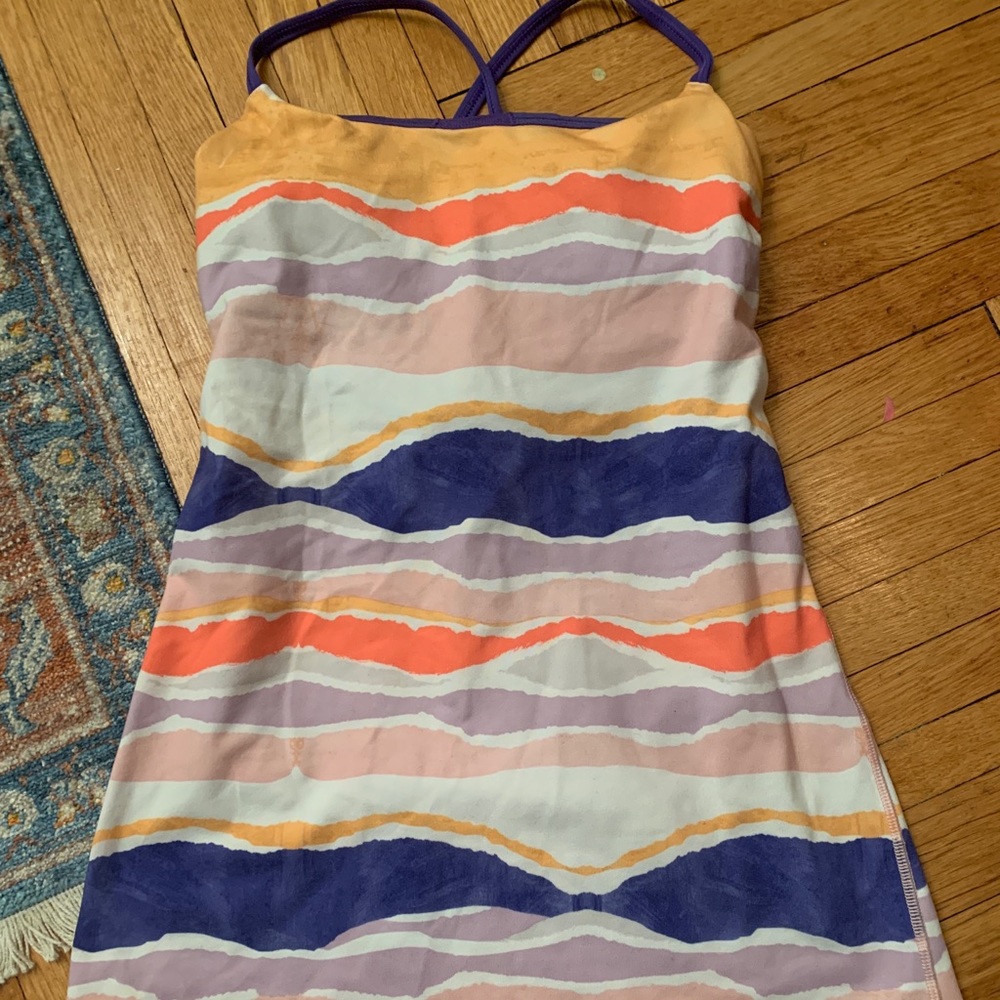 Lululemon unique wave tank